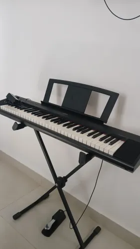 Vendo Piano Piangerro Yamaha Np12