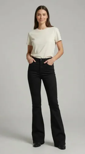Calça Feminina em Sarja Preta Bootcut Flare com Elastano 40 *NOVA
