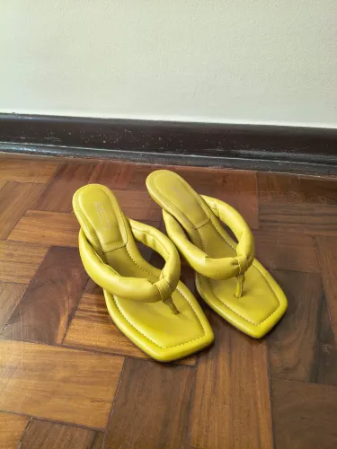 Tamanco Arezzo Verde Flip Flop