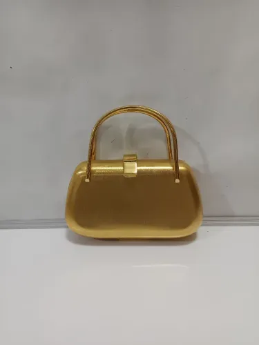 Bolsa clutch metal dourado 