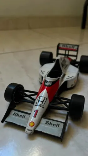 Miniatura McLaren Honda F1 Ayrton Senna Bburago 1:24 Original