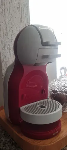 Maquina Dolce Gusto - semi nova