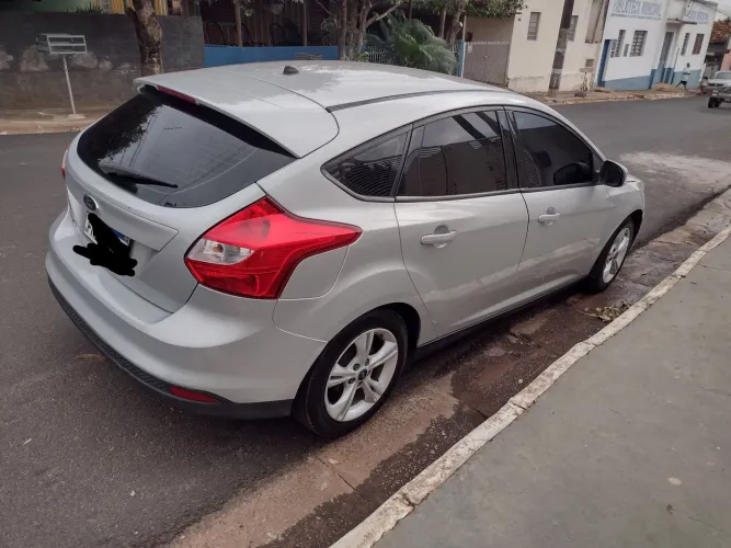 Ford Focus 1.6 S/se/se Plus Flex 8v/16v 5P 2014