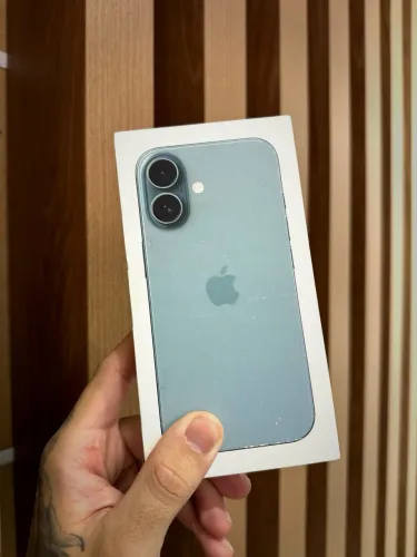 iPhone 16