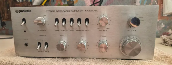 Amplificador Estéreo Integrado Gradiente modelo 160