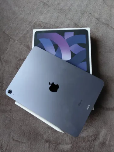 iPad Air 5° geração - 64GB + Caneta (Impecável e completo)