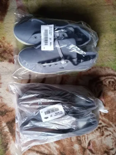 Vendo ou Troco 2 Tênis casual confortável estiloso