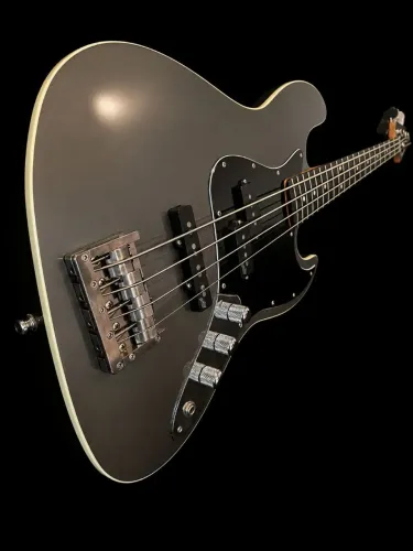 Baixo fender aerodyne Japan 
