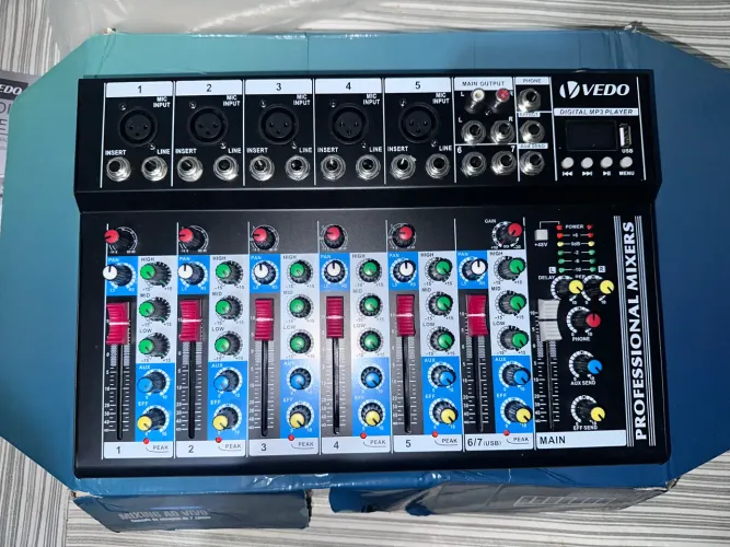 Mesa de som 7 canais mixagem ao vivo (nunca usada)