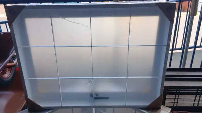Basculante branca com grade e vidro 50x50 promoçao a vista R$199,90