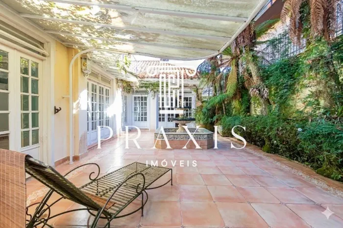 CASA DE CONDOMÍNIO em CURITIBA - PR, no bairro São Lourenço - Referência ALZ015