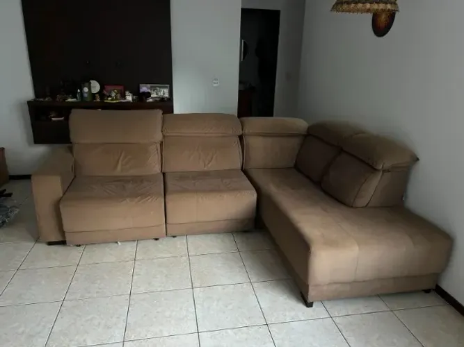 Sofá em L Retrátil e Reclinável - 650