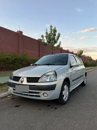 Renault Clio RT/ Privilège 1.6 16V 5P 2004