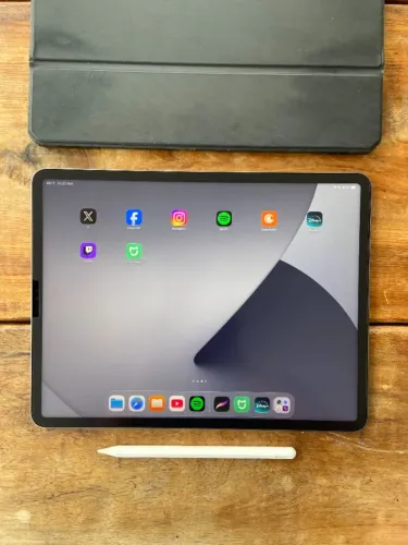 iPad Pro M1 12,9 M1 5a Geração 256 Gb + Apple Pencil 2
