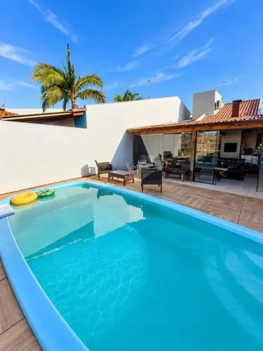 LINDA CASA COM PISCINA Á VENDA NO DOM PEDRO PROX A ACADEMIA LIVE!!
