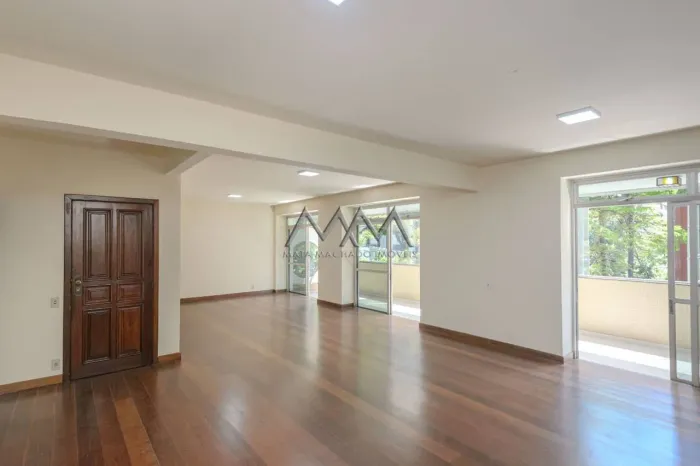 Apartamento à Venda na Serra | 4 Suítes - 376 m²