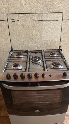 Fogão Electrolux de inox 5 bocas,acendimento automático 
