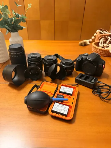 Câmera Cânon Rebel T7 com 4 Lentes