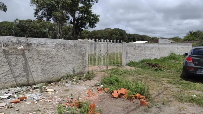 EXCELENTE TERRENO NA PRAIA DE GUARATUBA, BALNEÁRIO NEREIDAS. PRONTO PARA CONSTRUIR.