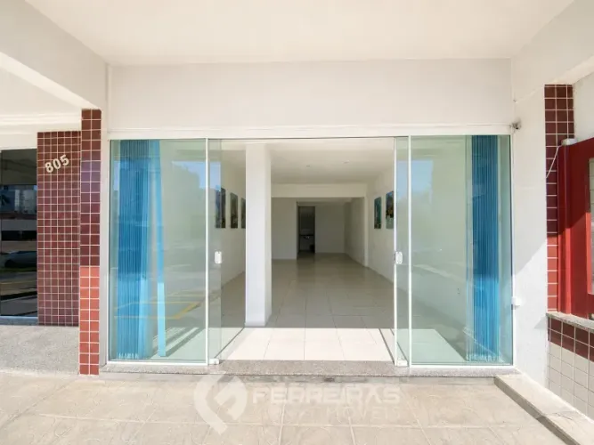 Locação Anual de Sala Comercial no Centro: 52,09 m² em Excelente Localização