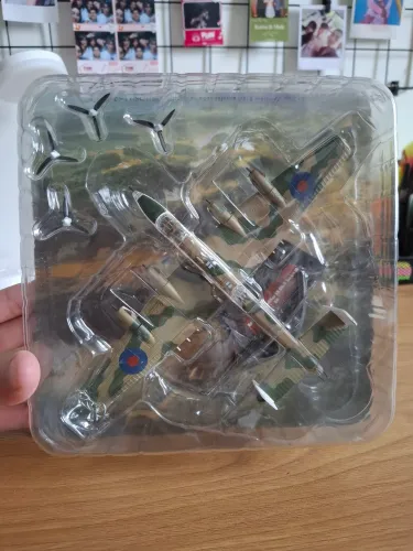 Vende-se Avião Bombardeiro Handley Page Halifax (Segunda Guerra)