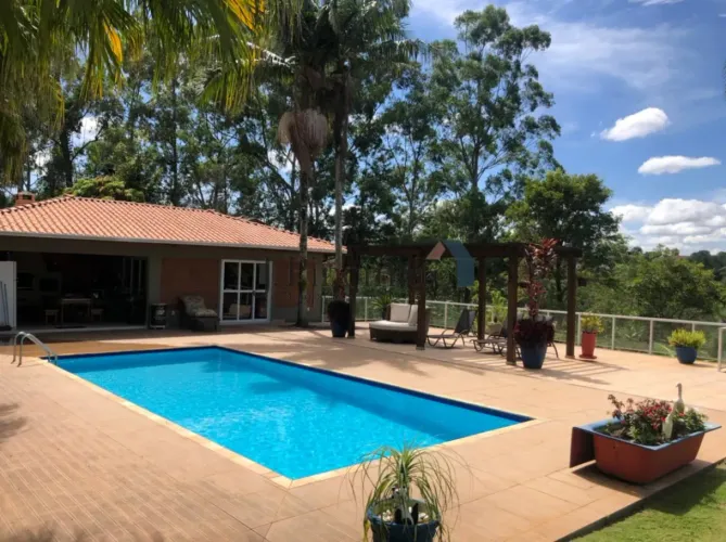 Linda Chácara Avarandada Mobiliada com Piscina e Área Gourmet -Campo Limpo Paulista SP