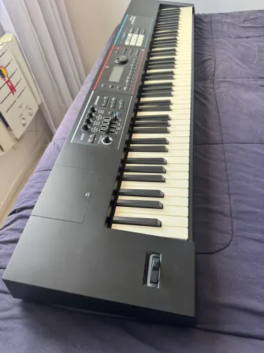 Teclado Sintetizador Roland JUNO DS88