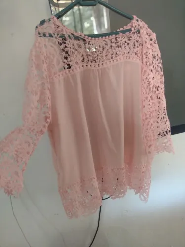 Blusa feminina de renda