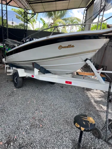 Lancha, motor yamaha 40hp, aceito carro, completa