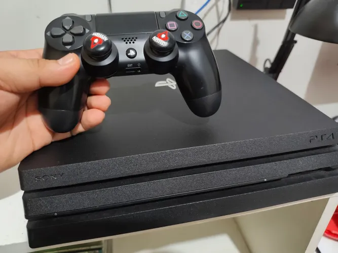 Playstation 4 pro 1TB