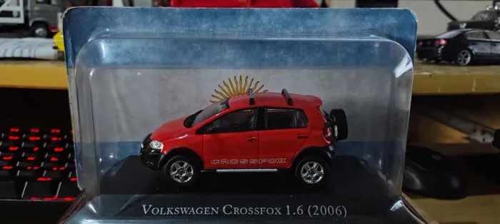 Miniatura Volkswagen Cross Fox