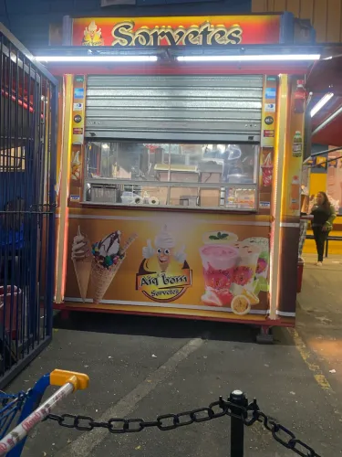 Quiosque confinado em mercado 