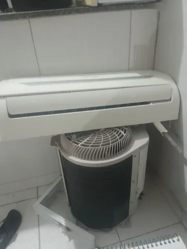 Vende-se Ar Condicionado Split Midea 12.000Btus