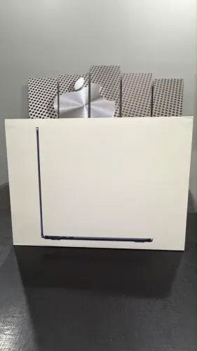 MACBOOK AIR M5 - 16 GB RAM SSD 512GB - tela 13? 