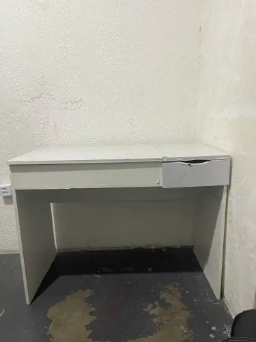 Escrivaninha /penteadeira
