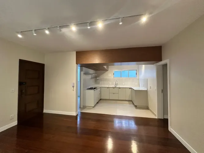 Apartamento para venda possui 101 metros quadrados com 3 quartos