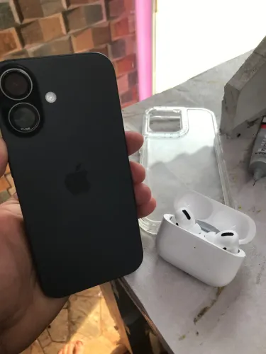 iPhone 17