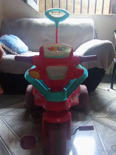 Triciclo infantil de passeio menina