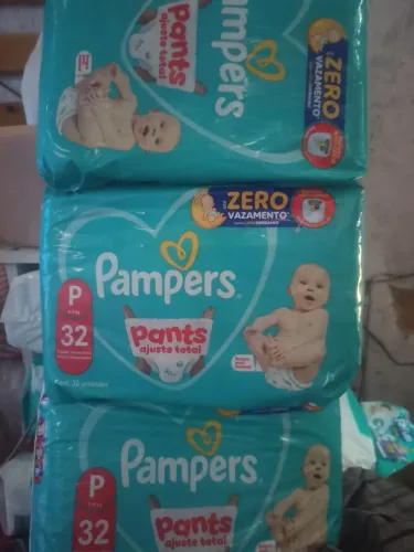 Vendo 3 pacotes de fralda P Pampers pôr apenas 100 só entrego em castelo branco só chamar 