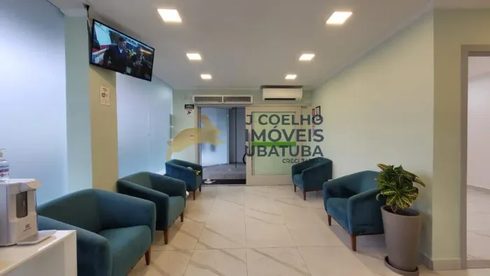 Sala comercial disponível para locação em conjunto comercial moderno na região central de