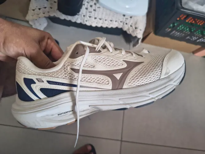 Tênis masculino Mizuno novo