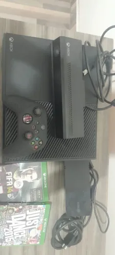 XBox One Fat + Controle Series S + Kinect + 2 jogos