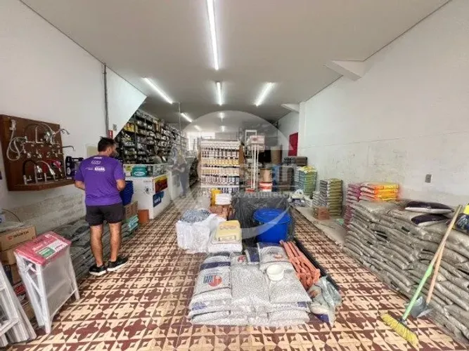 loja / sobreloja / casa assobradada à venda na rua sapucaia