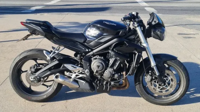 Triumph STREET TRIPLE 2018 Novíssima, Baixo km!