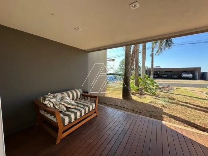 Casa no condominio Portal da serra