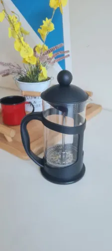 Cafeteira Prensa Francesa 350ml cremeira preta plástico vidro e aço