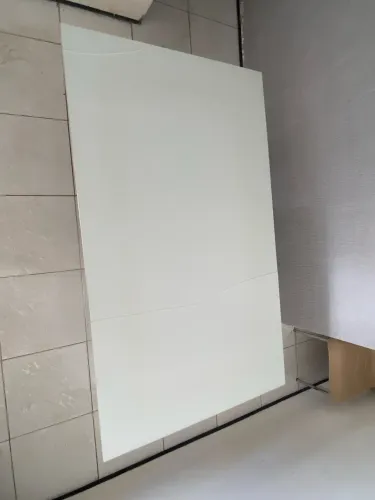 Vendo mesa de jantar para seis cadeiras