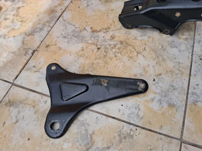 Suporte para Escape Titan-150