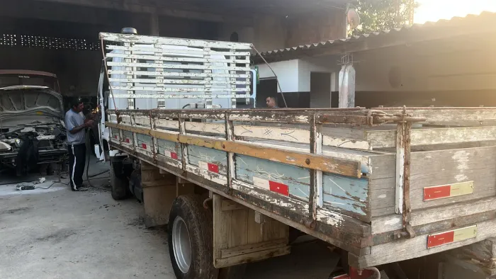 Carroceria de CAMINHÃO 3/4