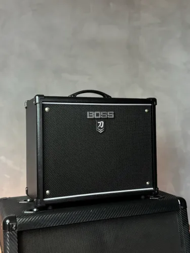 Amplificador Boss katana Mk II